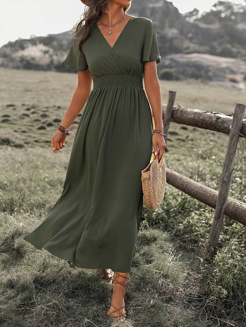 Lucy – robe élégante à manches courtes et col en velours côtelé