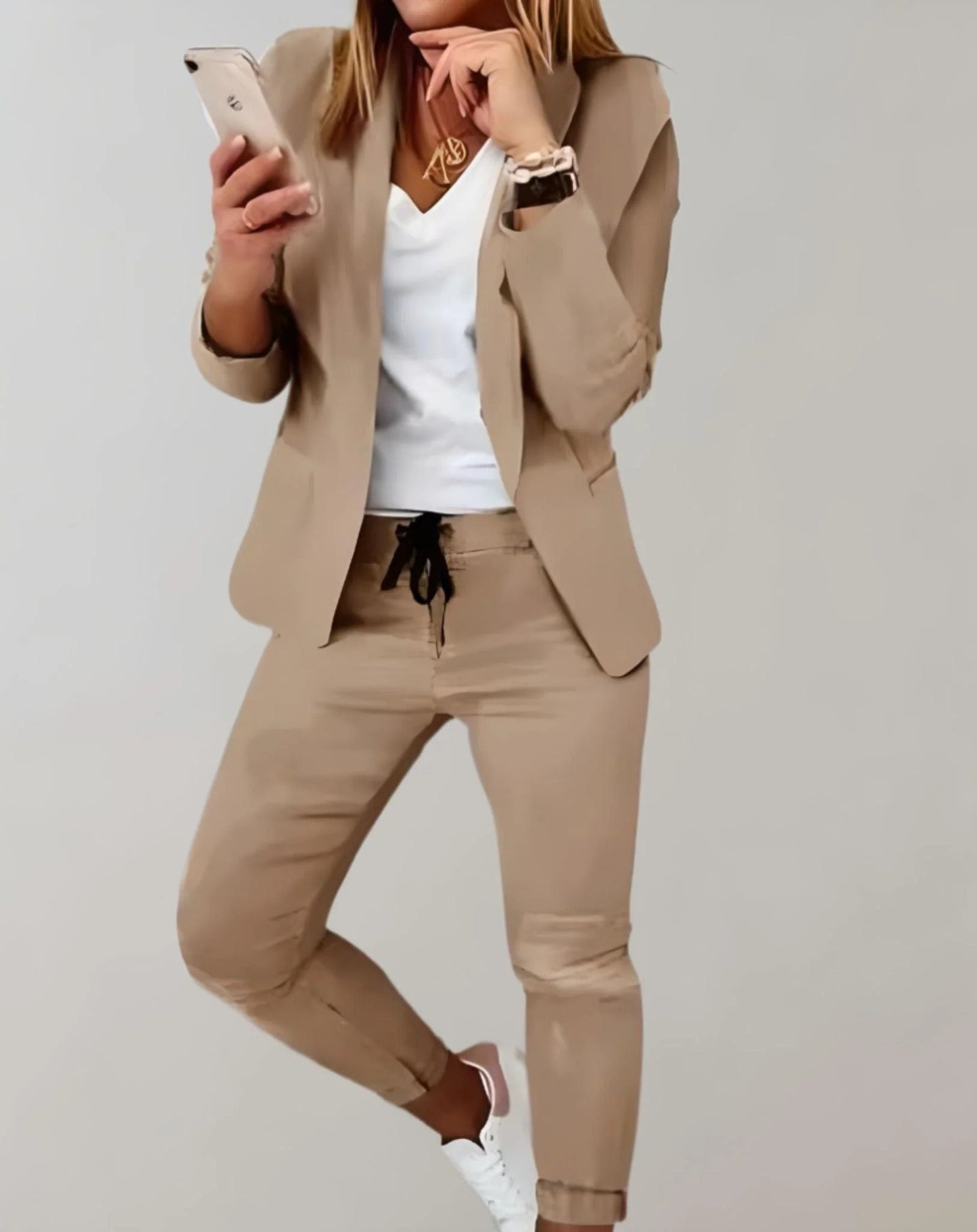 Ensemble élégant blazer et pantalon pour femme - Roderika