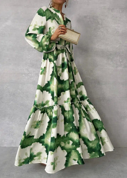 Charlotte – robe longue verte élégante avec décolleté en v et manches longues