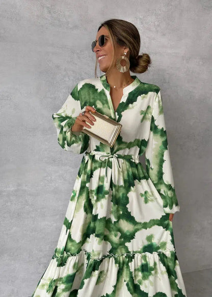 Charlotte – robe longue verte élégante avec décolleté en v et manches longues