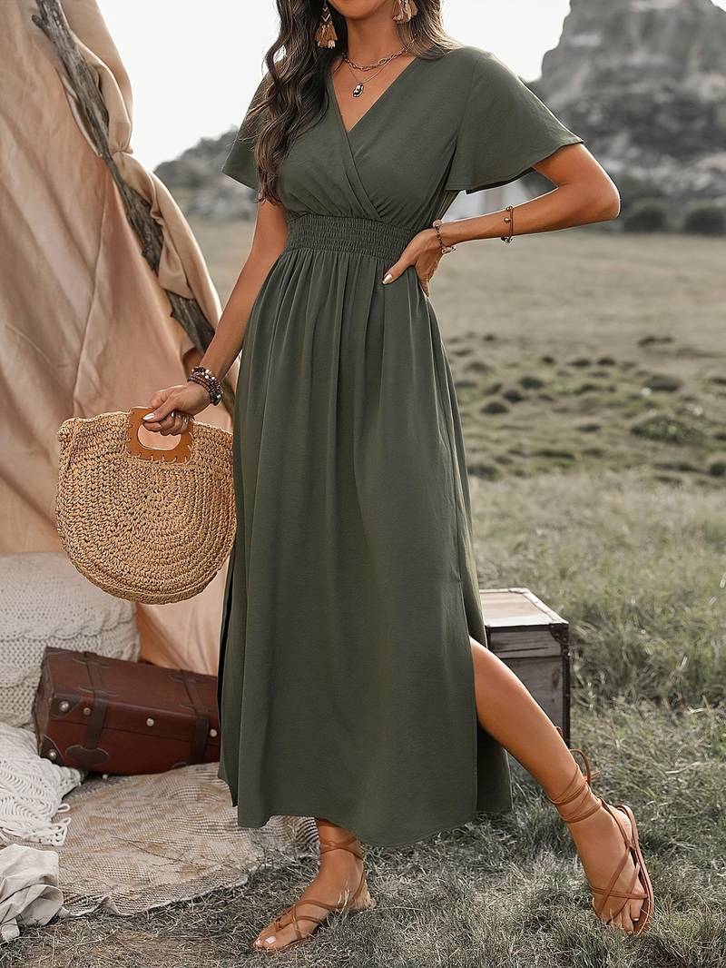 Lucy – robe élégante à manches courtes et col en velours côtelé
